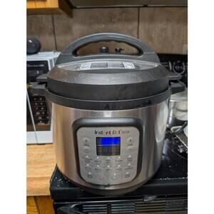 Instant Pot Duo crisp 11-in-1 Electric Pressure Cooker (air fryer lid missing)